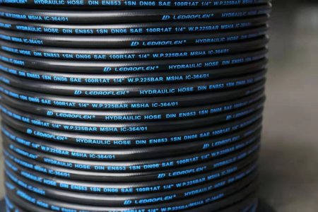 EN 853 1SN Steel Wire Reinforced Hydraulic Rubber Hose one meter